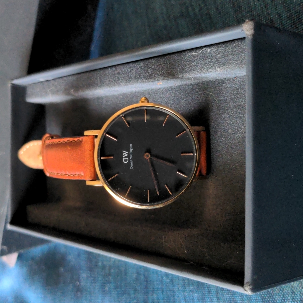 Daniel Wellington 32mm Leather Watch Rose Gold